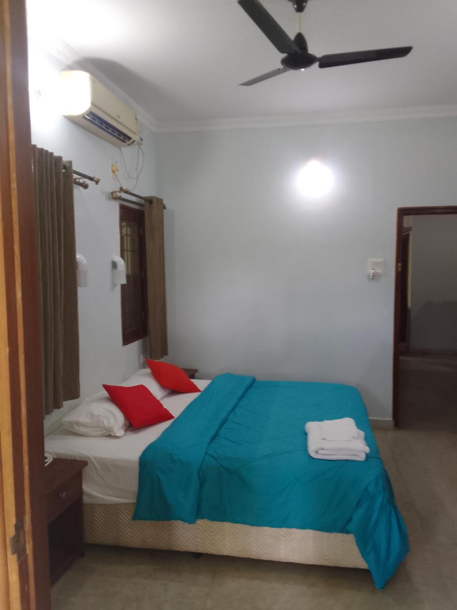 Peaceful Rooms At Pande Residency Patnem Beach Екстериор снимка